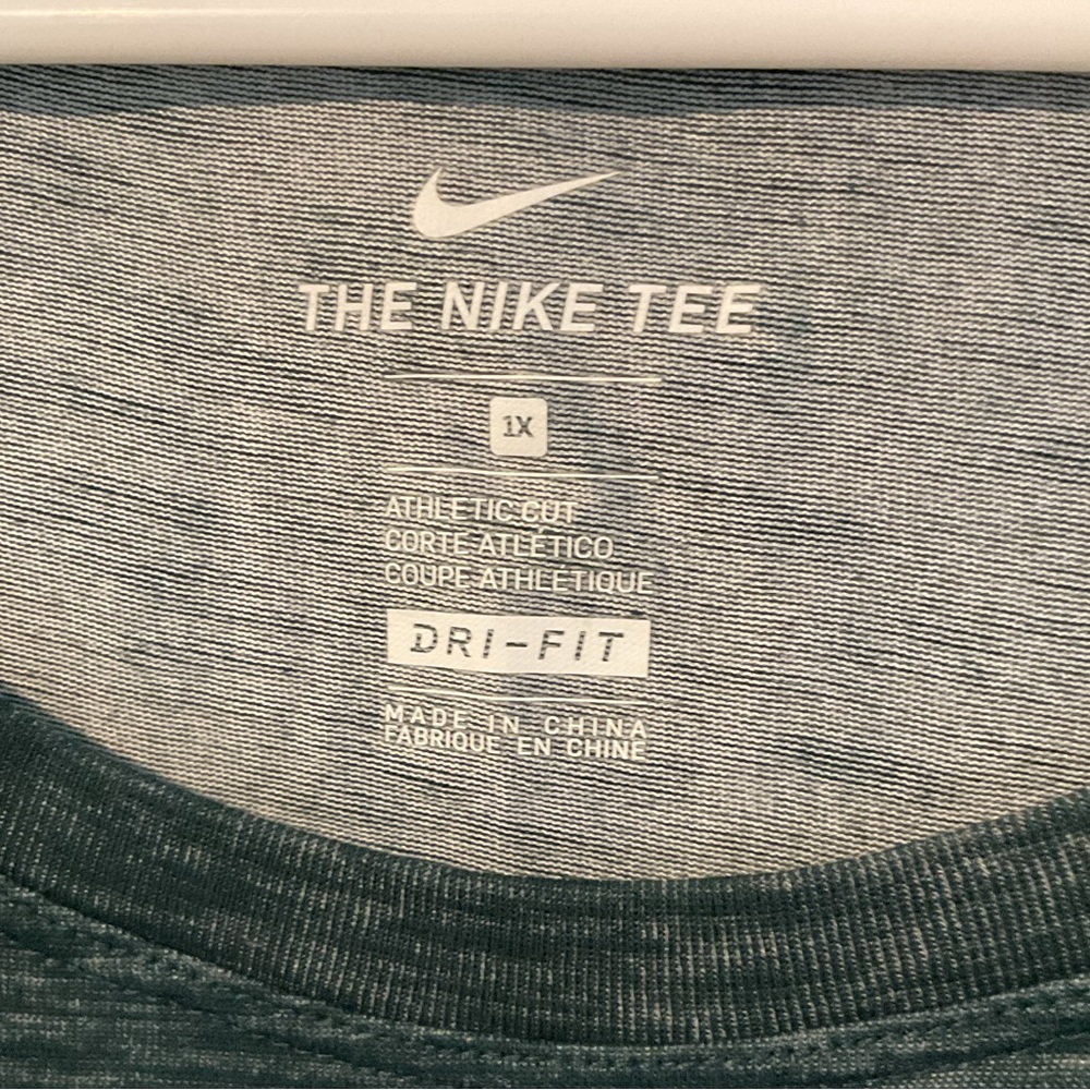 Women’s Nike dri-fit tee-shirt - Picture 2 of 4